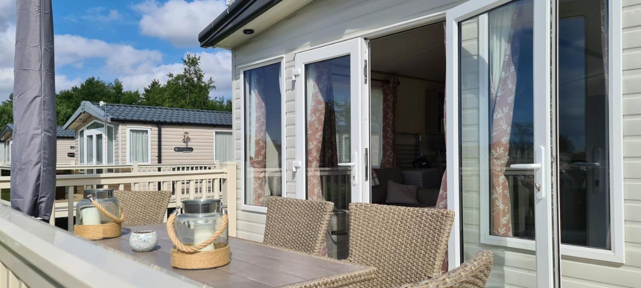 Lake District Prestige Caravan, 3 Bedrooms, Sleeps 8 On Haven Holiday Park Flookburgh 외부 사진